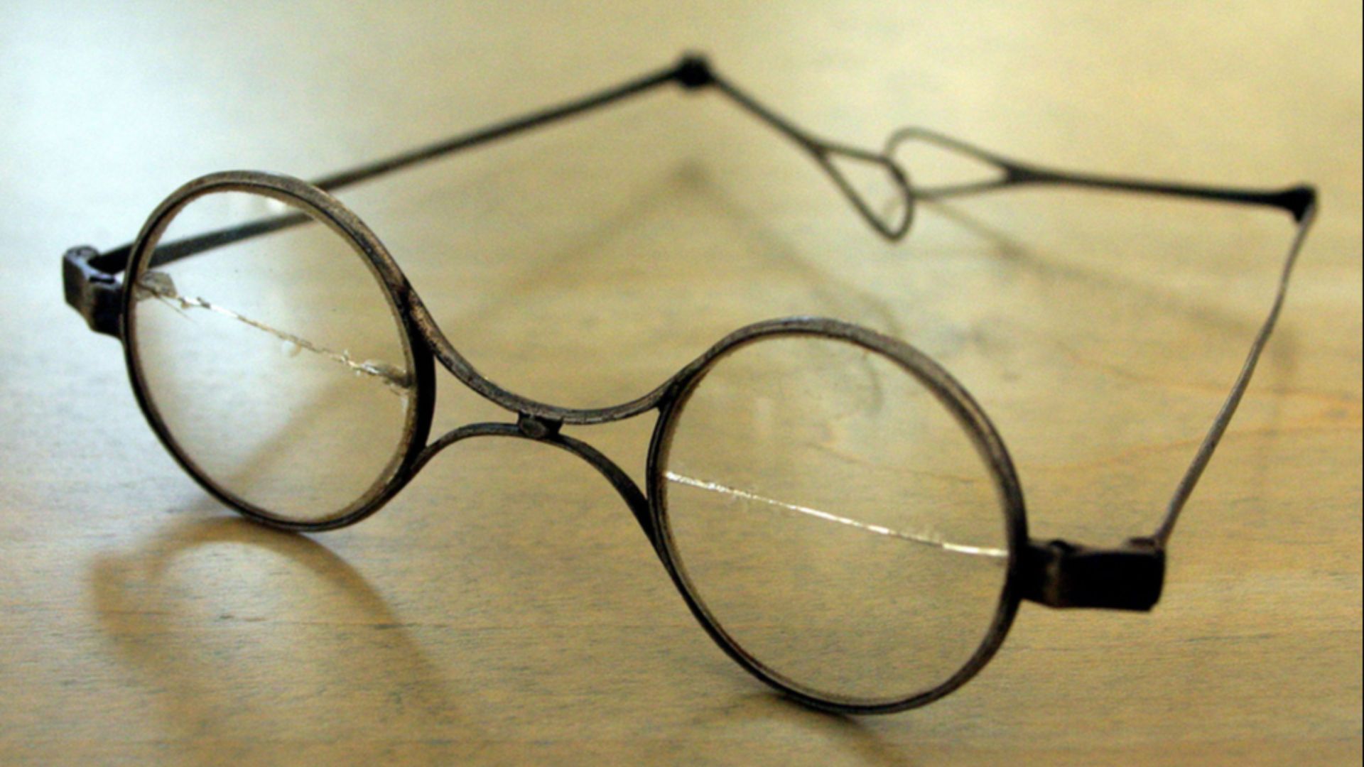 File:Schubert's Brille.jpg