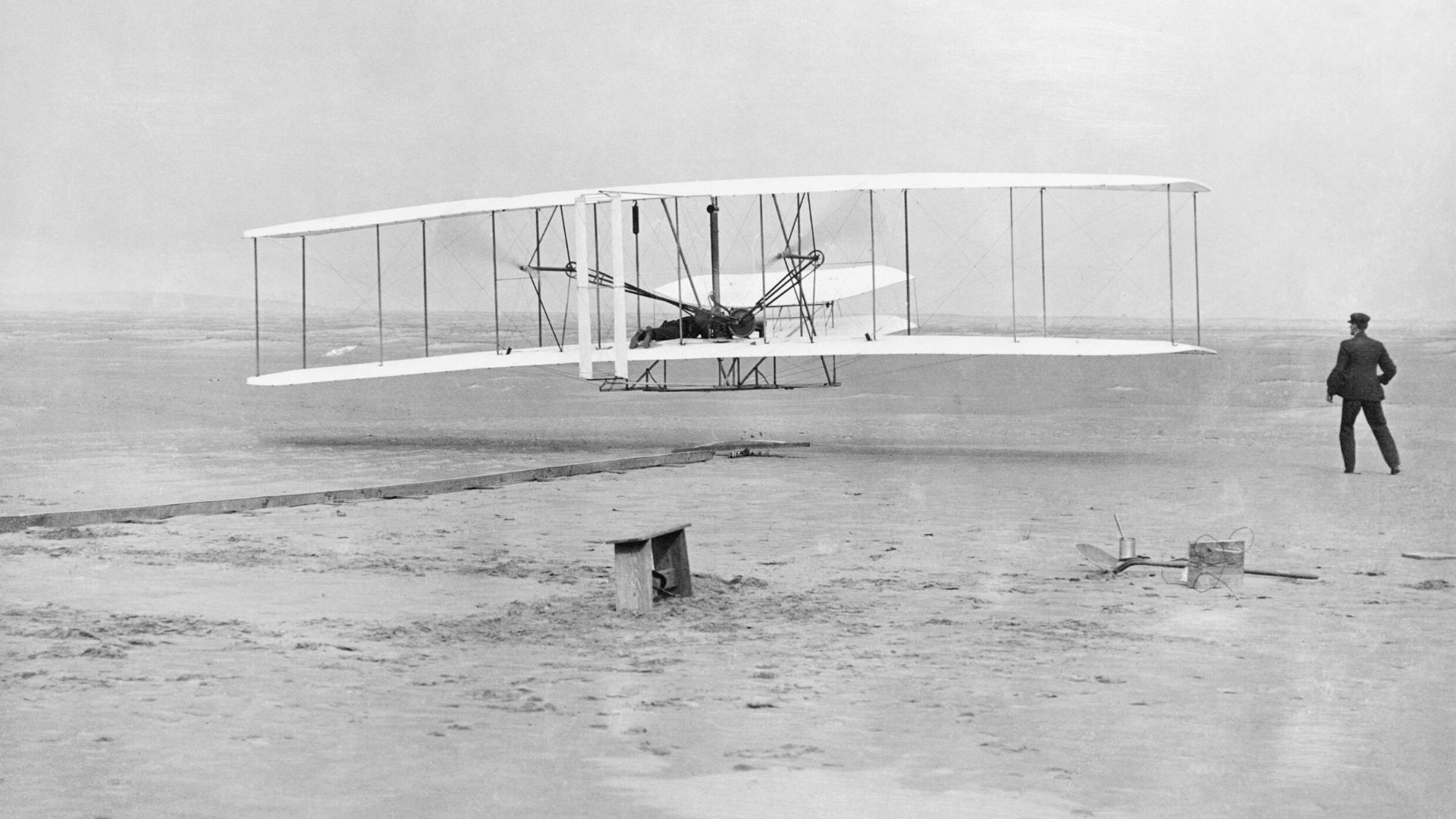 File:The Wright Brothers; first powered flight HU98267.jpg