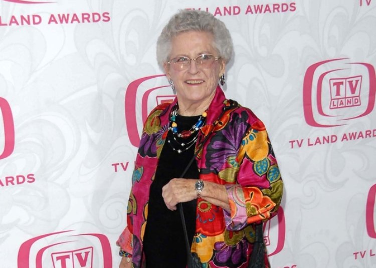 Ann B. Davis at the 5th Annual TV Land Awards