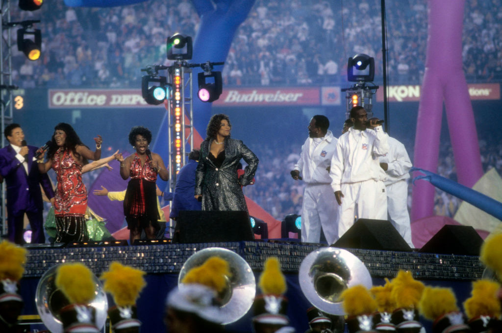 Queen Latifah, Smokey Robinson, Martha Reeves and Boyz II Men Perform At Halftime Of Super Bowl XXXII