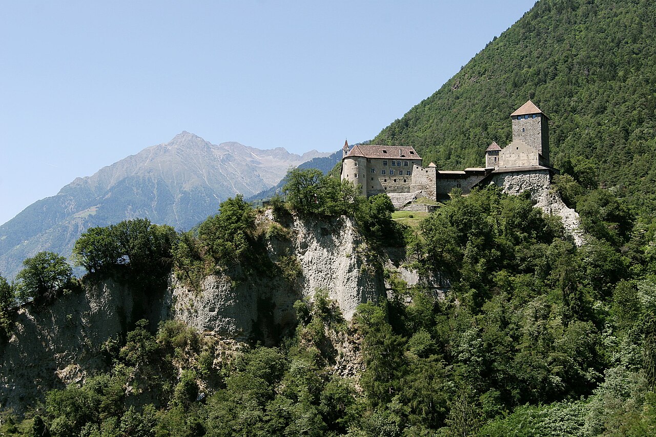 Outside view of Tirol Castle