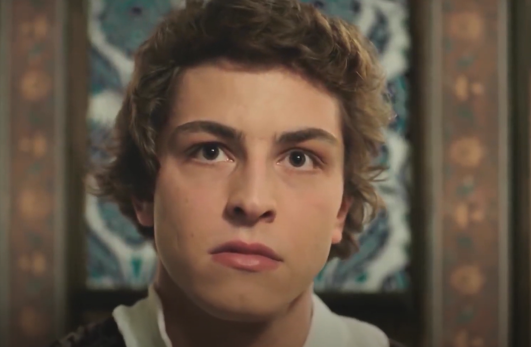 A screenshot of the TV Show Magnificent Century: Kosem