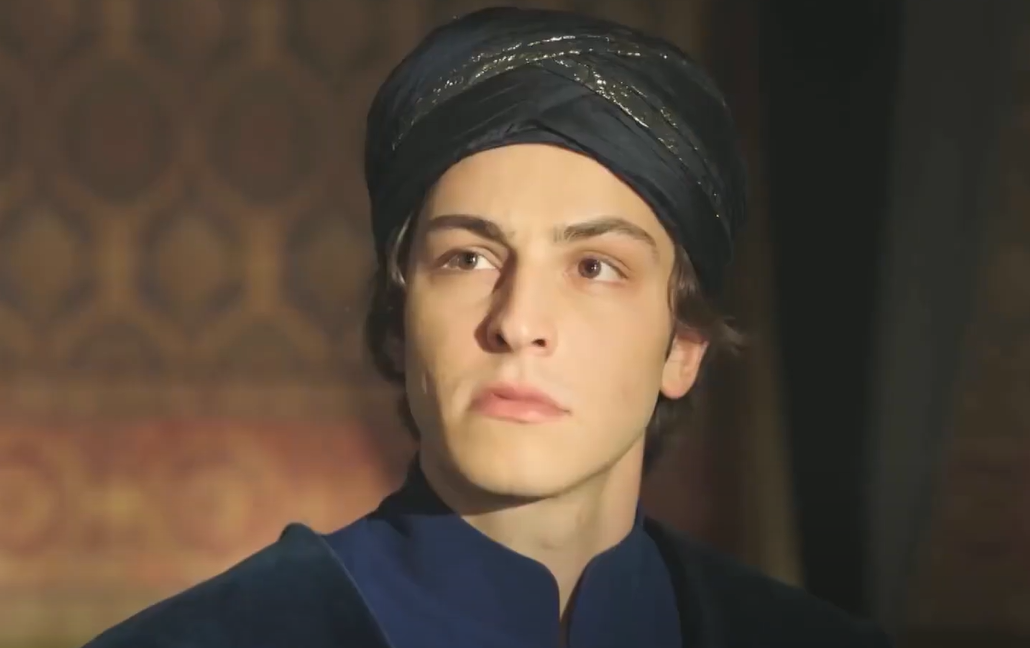 A screenshot of the TV Show Magnificent Century: Kosem