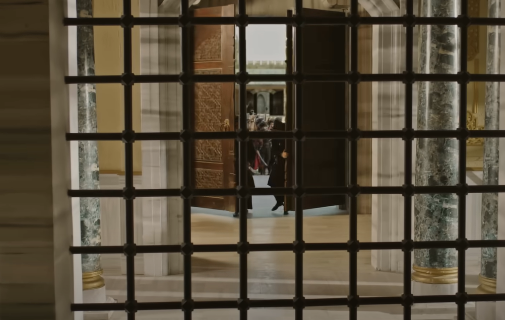 A screenshot of the TV Show Magnificent Century: Kosem