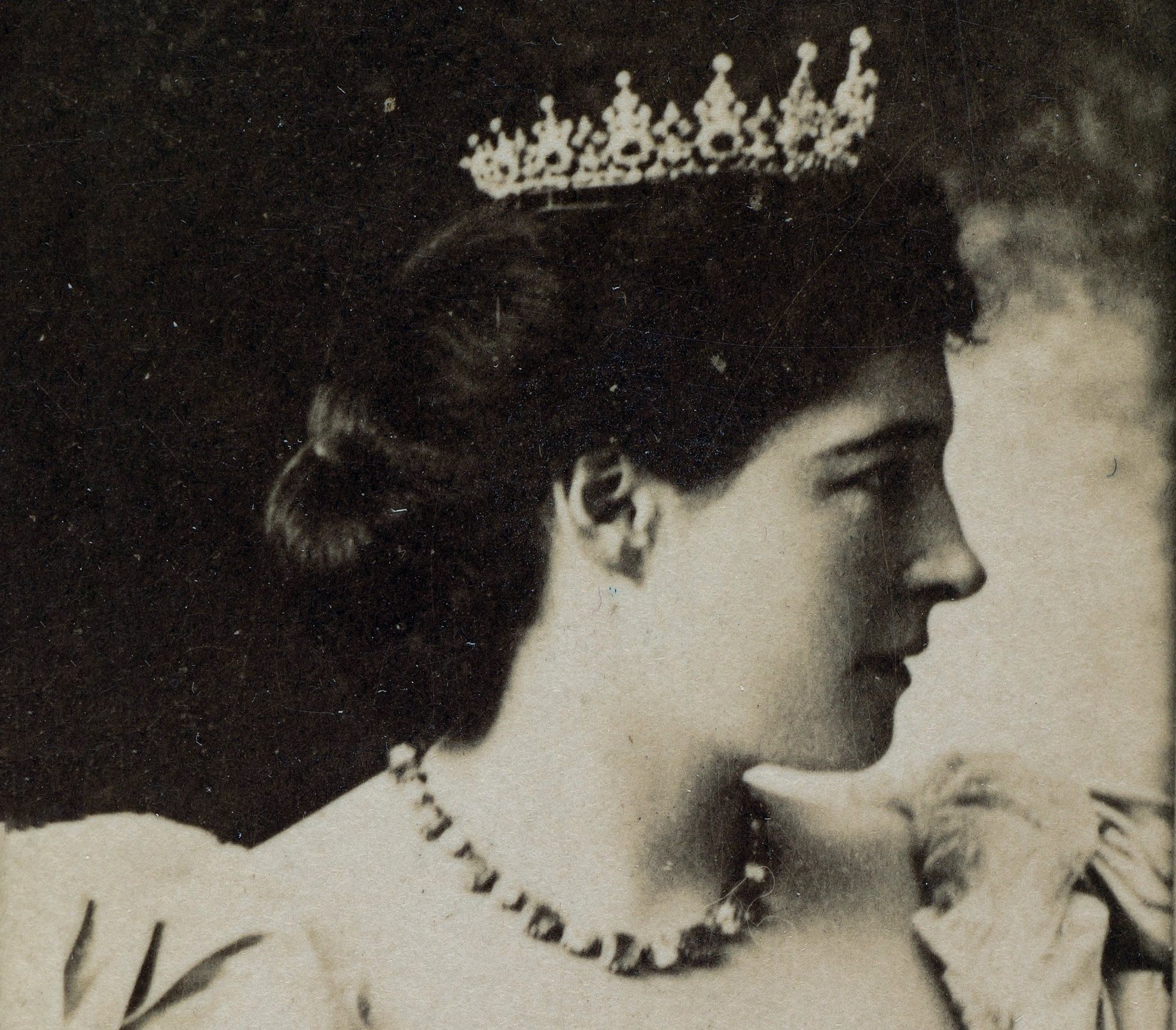 Mrs. Langtry, from the Actresses series (N245) issued by Kinney Brothers to promote Sweet Caporal Cigarettes