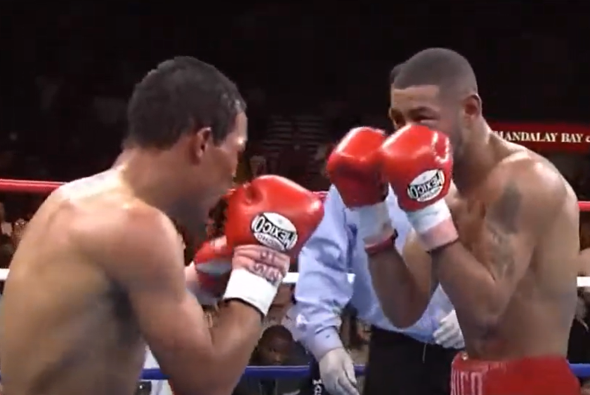 Screenshot from the box fight - Diego Corrales vs Jose Luis Castillo - 2005