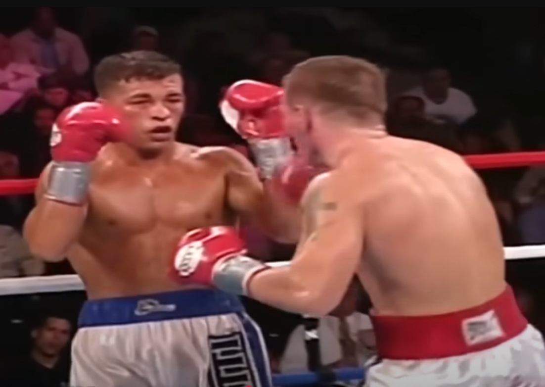 Screenshot from the box fight - Arturo Gatti Vs Mickey Ward I (2002)