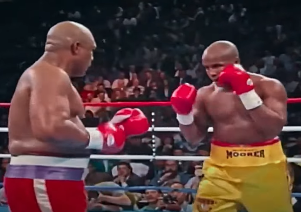 Screenshot from the box fight - George Foreman Vs Michael Moorer (1994)