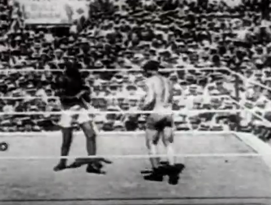 Screenshot from the box fight - Jack Johnson Vs Jim Jeffries (1910)