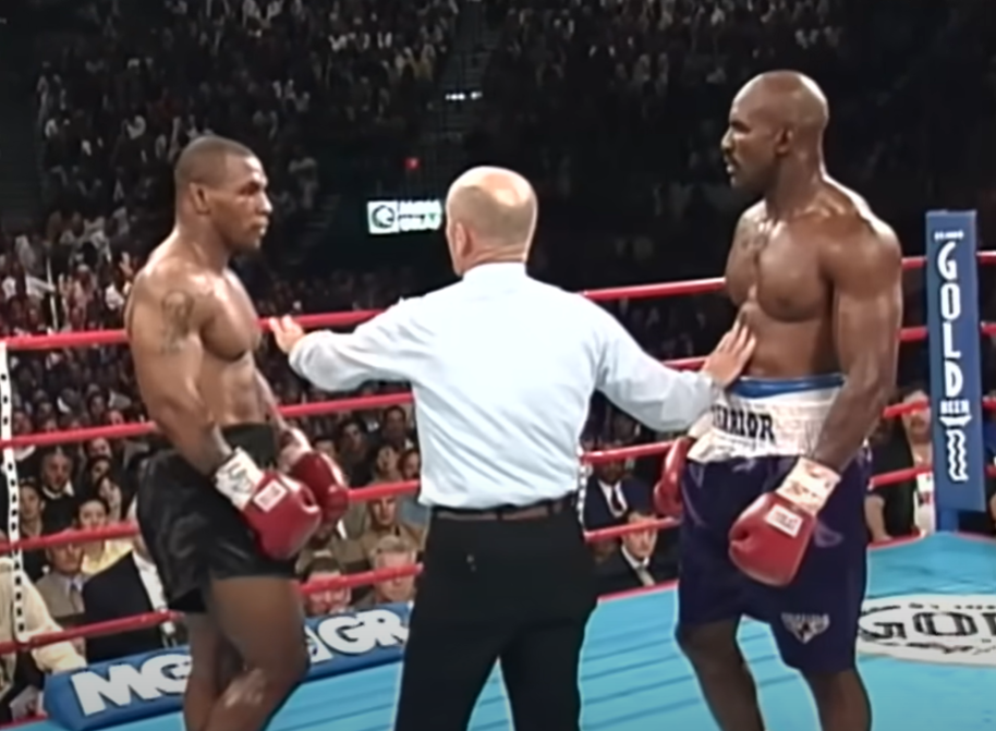 Screenshot from the box fight - Evander Holyfield Vs Mike Tyson I (1997)