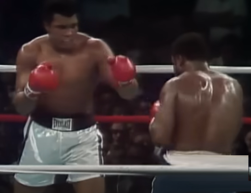 Screenshot from the box fight - Muhammad Ali Vs Joe Frazier III (1975)