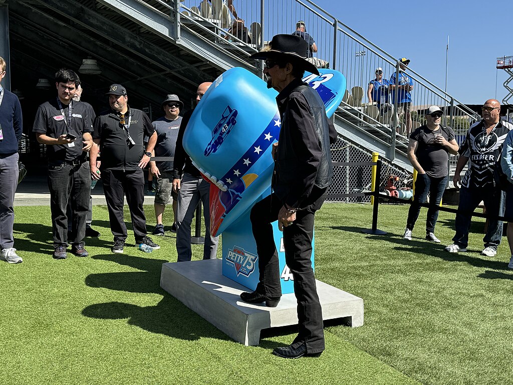 Richard Petty and the King's Hat - June 2024