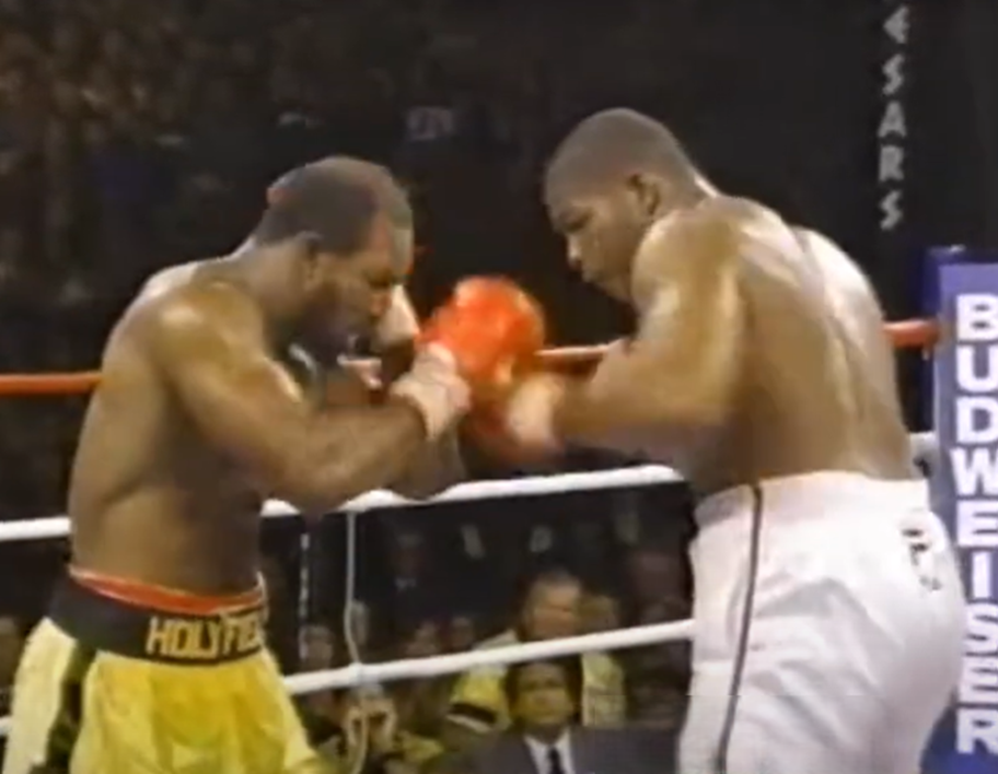 Screenshot from the box fight - Evander Holyfield Vs Riddick Bowe II (1993)
