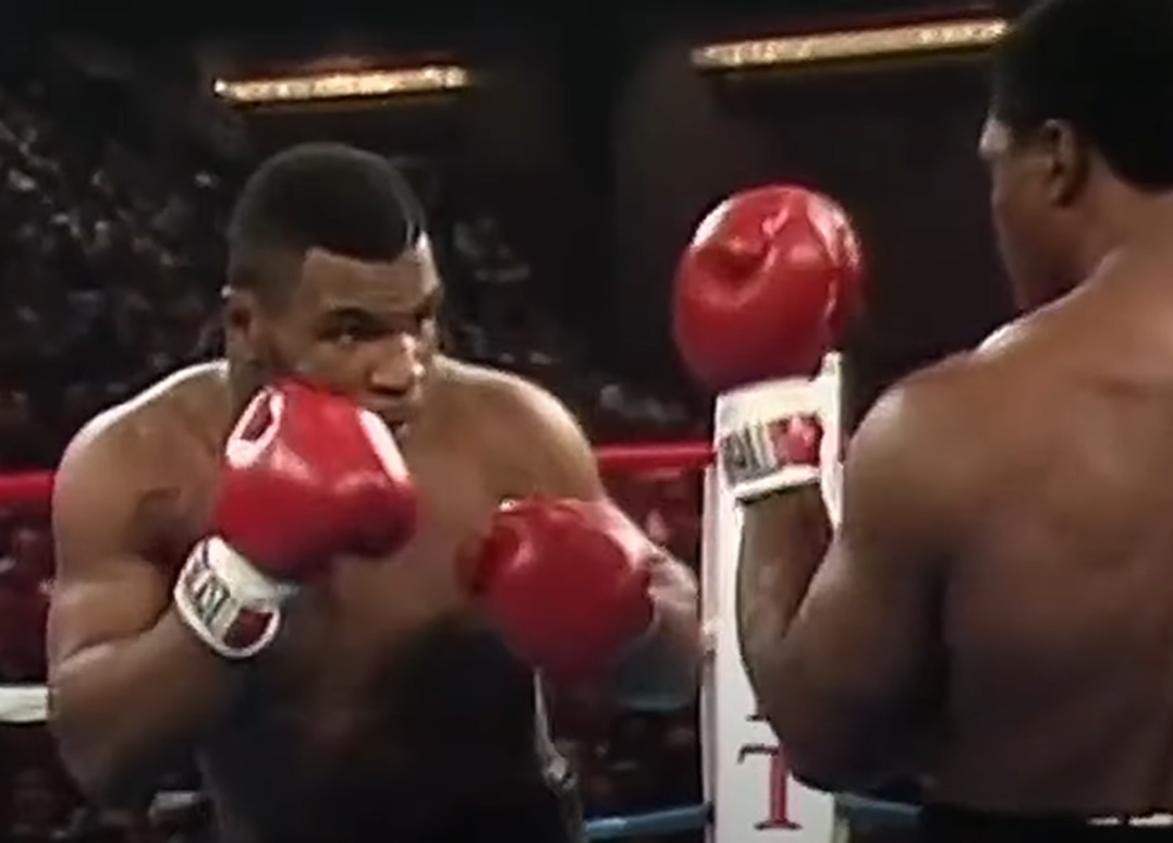 Screenshot from the box fight - Mike Tyson Vs Trevor Berbick (1986)