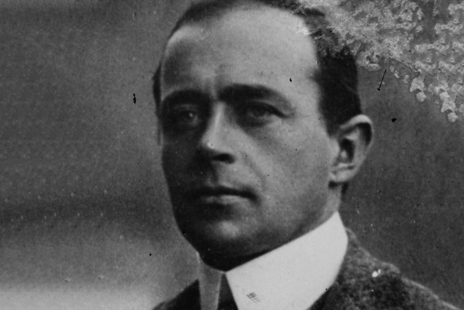 Portrait of Robert Falcon Scott in a suit
