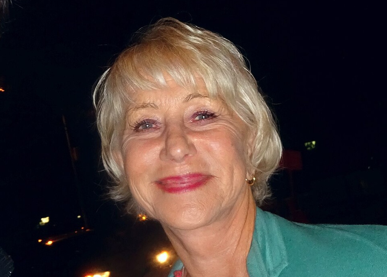 Helen Mirren smiling outside - 2016