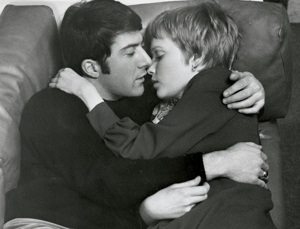Dustin Hoffman And Mia Farrow