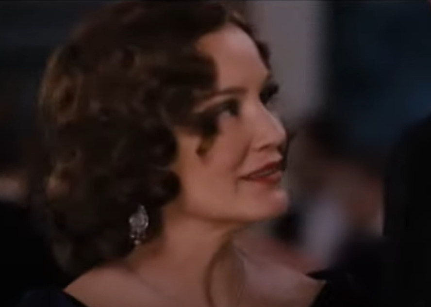 Screenshot of Jessica Lange (Edith Bouvier Beale) from - Grey Gardens (2009)