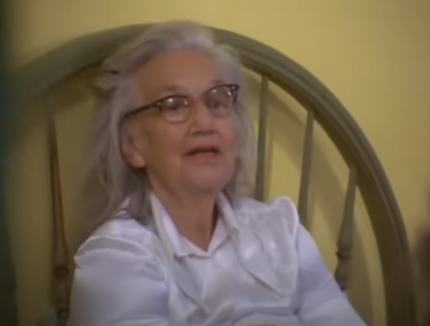 Screenshot of Edith Bouvier Beale from - The Beales of Grey Gardens (2006)
