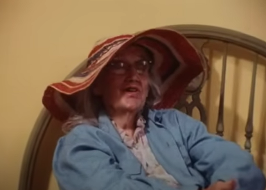 Screenshot of Edith Bouvier Beale from - Grey Gardens (1975)