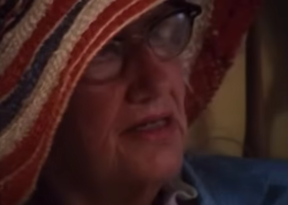 Screenshot of Jessica Lange (Edith Bouvier Beale) from - Grey Gardens (2009)