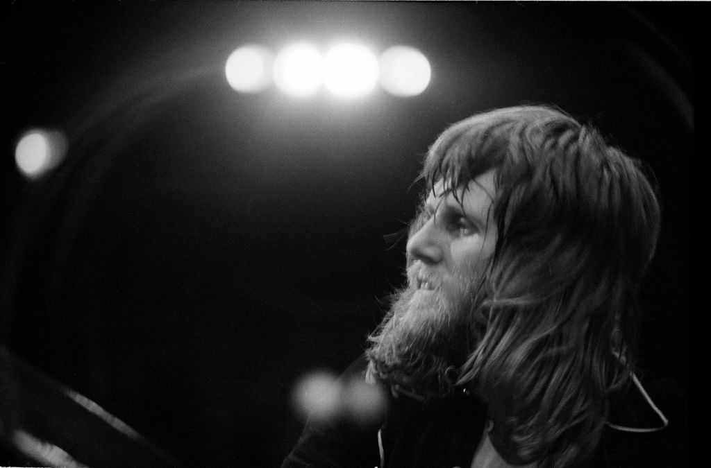 Keith Emerson performing