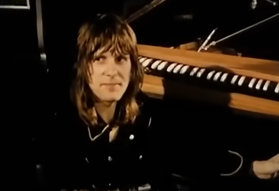 Keith Emerson performing 