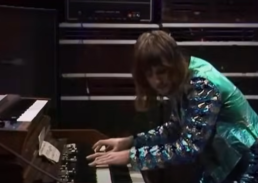 Keith Emerson in green outfit