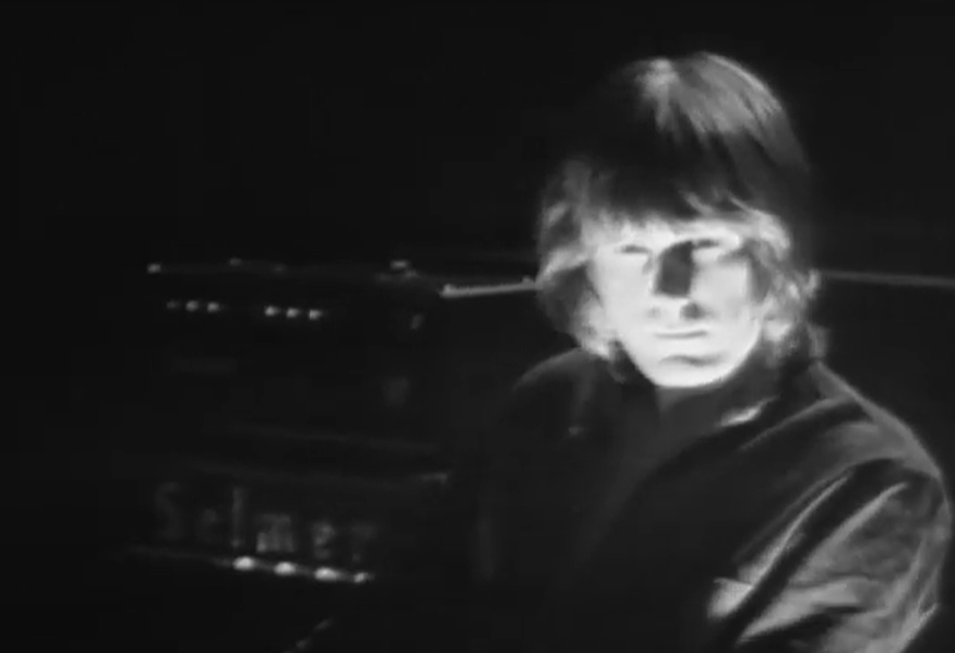 Keith Emerson performing