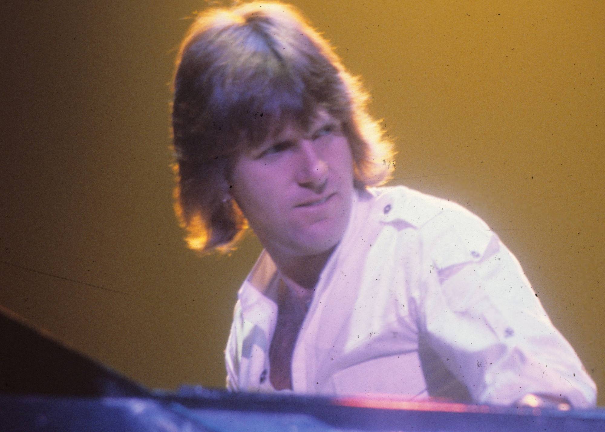 Keith Emerson performing