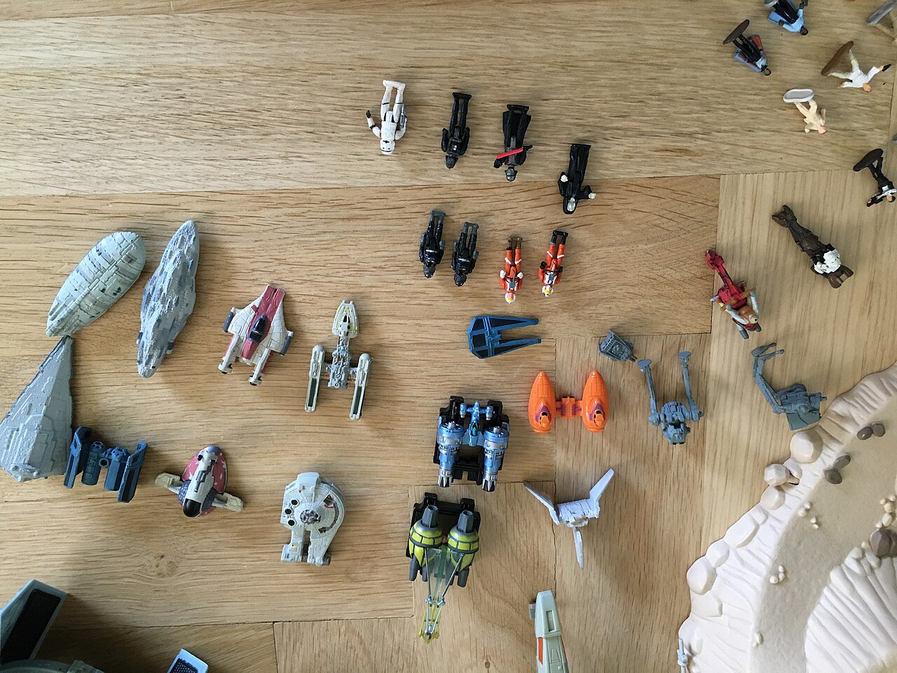 Micro Machines - Star Wars figures and spaceships
