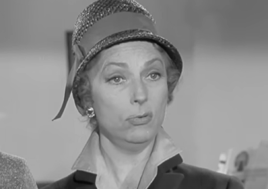 Screenshot of Agnes Moorehead from - The Bat (1959)
