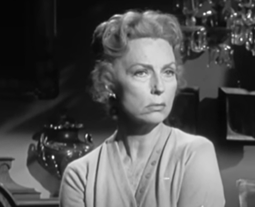 Screenshot of Agnes Moorehead from - The Bat (1959)