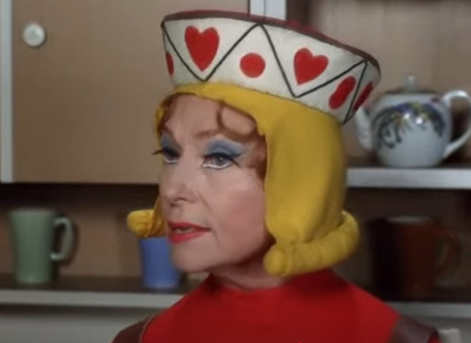 Screenshot of Agnes Moorehead from - Bewitched (1964-72)