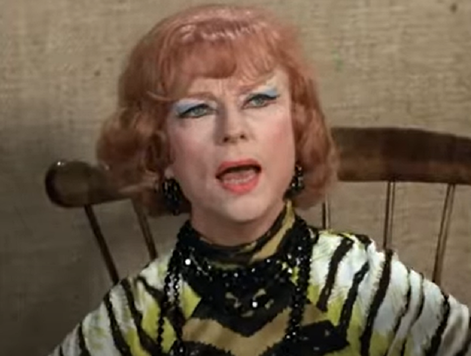 Screenshot of Agnes Moorehead from - Bewitched (1964-72)