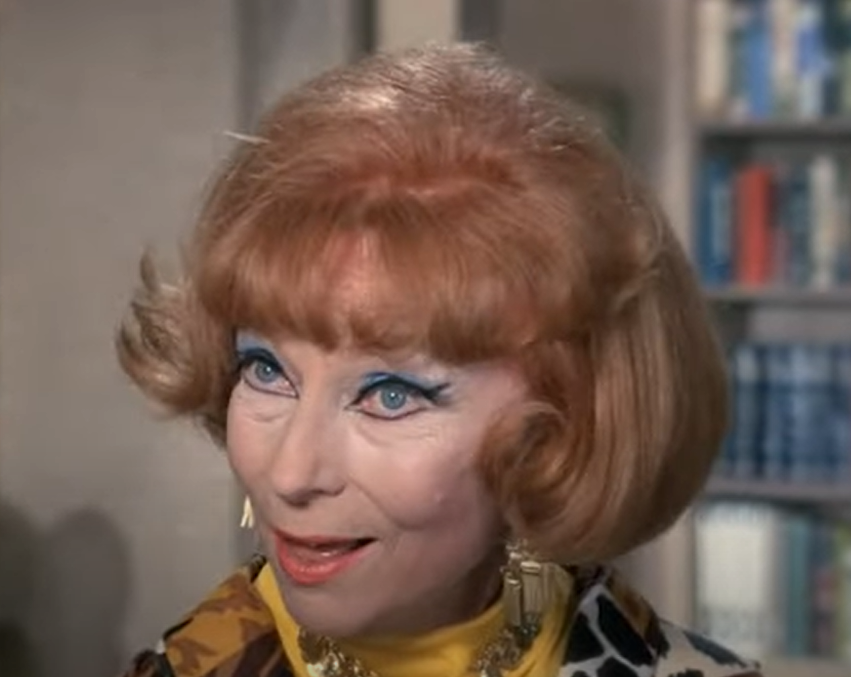 Screenshot of Agnes Moorehead from - Bewitched (1964-72)