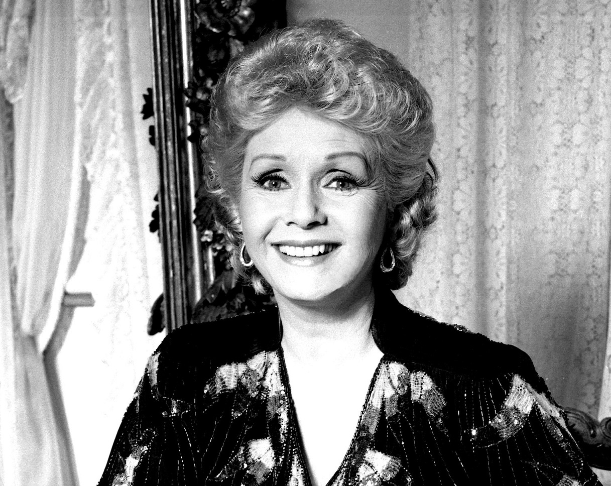 Portrait of Debbie Reynolds at home Los Angeles - 1986