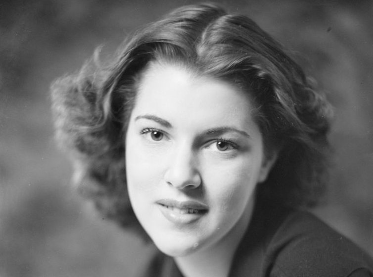 Barrymore, Diana, portrait photograph, 1941