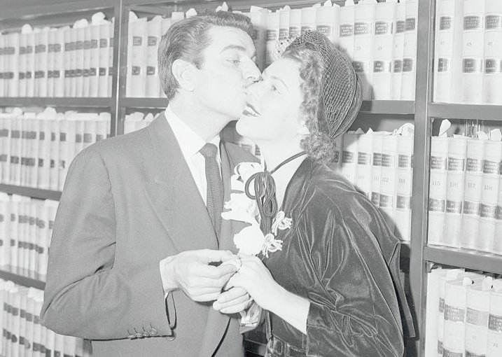 Robert Wilcox Kissing Diana Barrymore