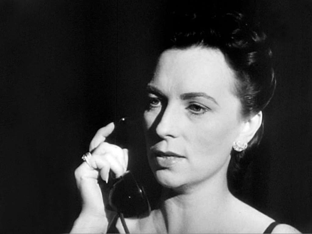 Screenshot of Agnes Moorehead from the Citizen Kane trailer