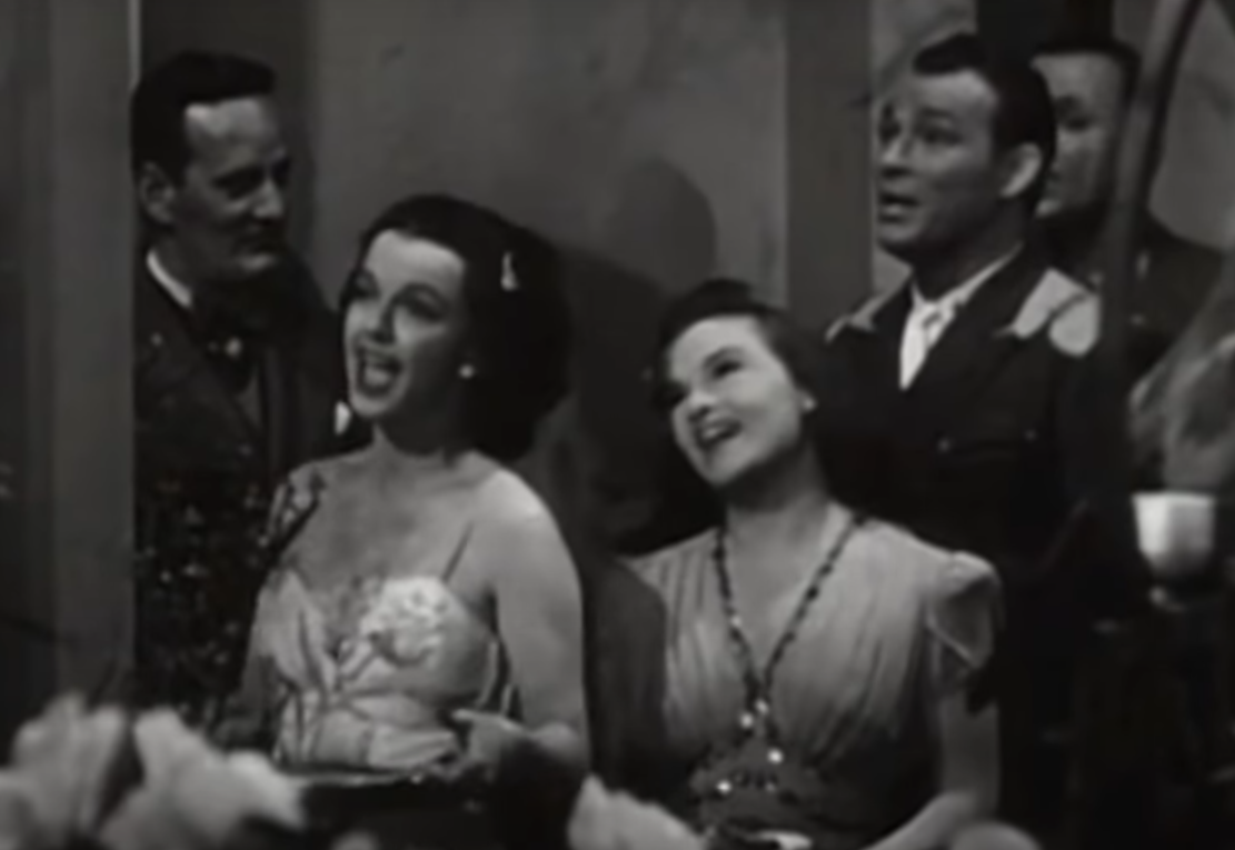 Screenshot of the movie Cowboy and the Senorita