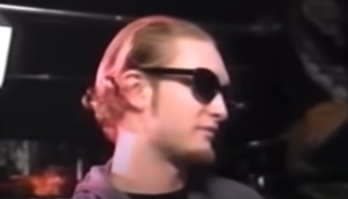 Screenshot of The Dark Descent Of Layne Staley