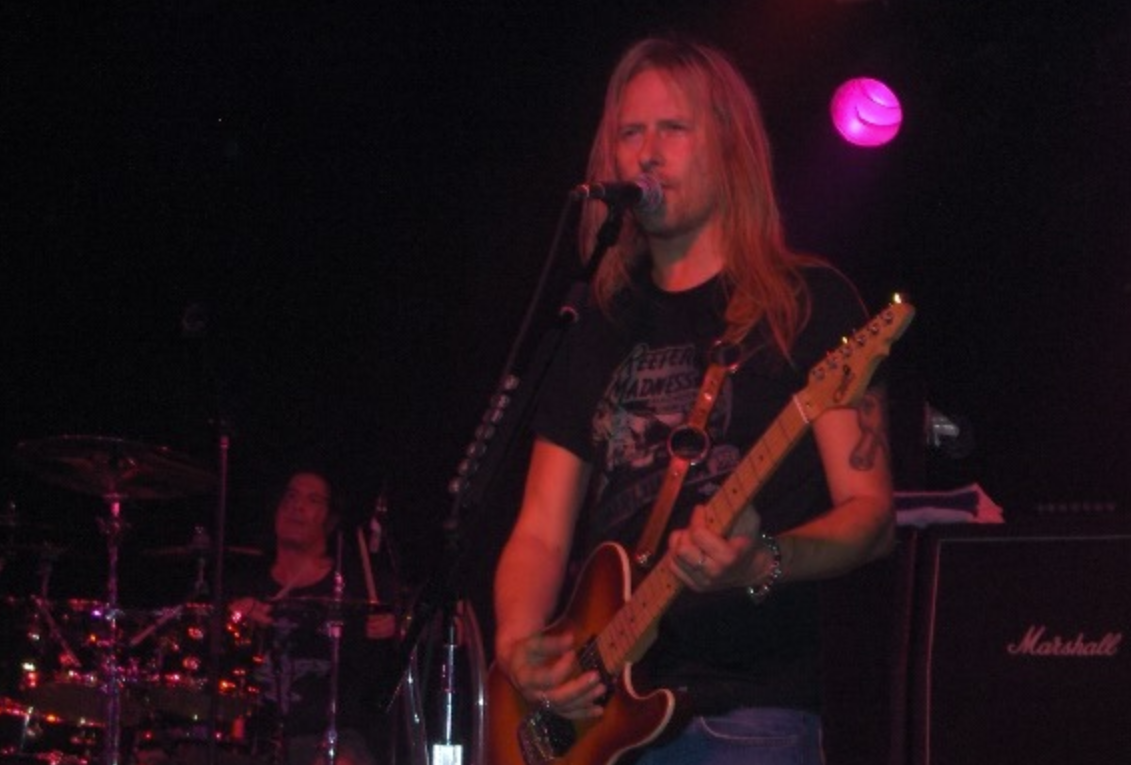 Jerry Cantrell live
