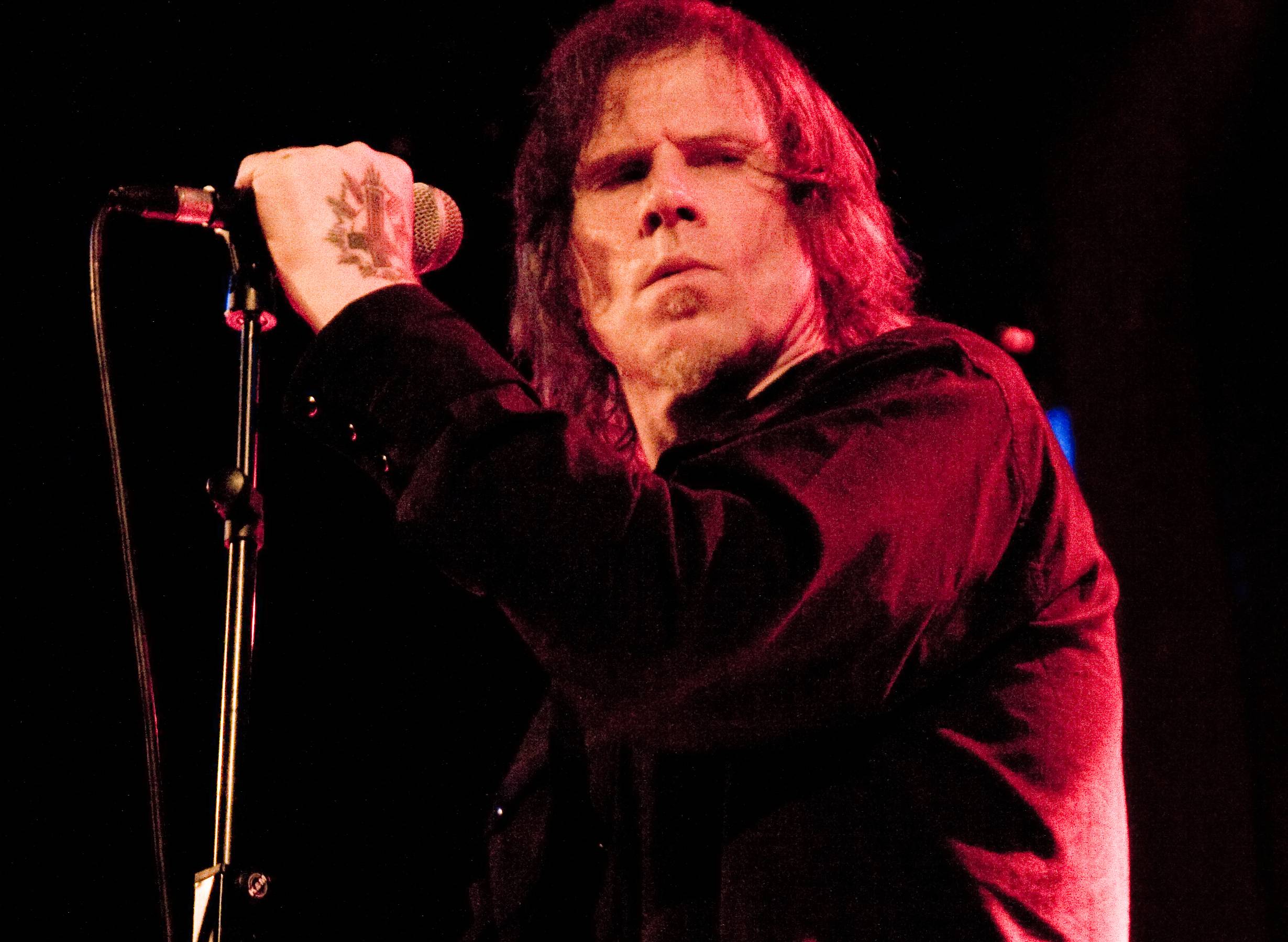 Mark Lanegan performing