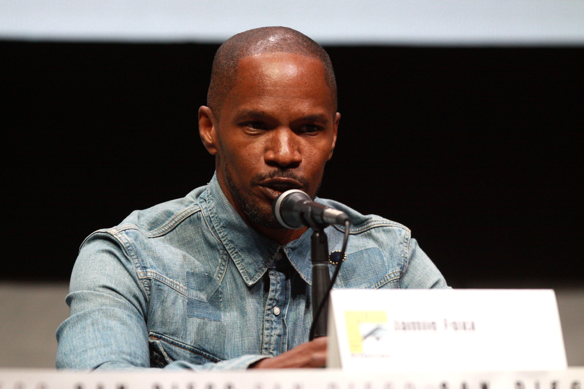 Jamie Foxx speaking at the 2013 San Diego Comic Con