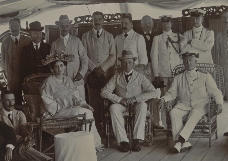 Lord And Lady Curzon And Staff On Tour Of Persian Gulf 1903