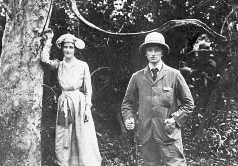 Lord And Lady Curzon On A Hunt In 1903