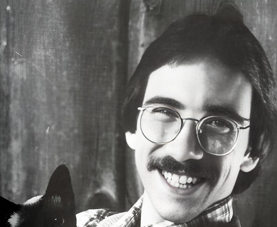 Grayscale Portrait Photo of American cartoonist Bill Watterson