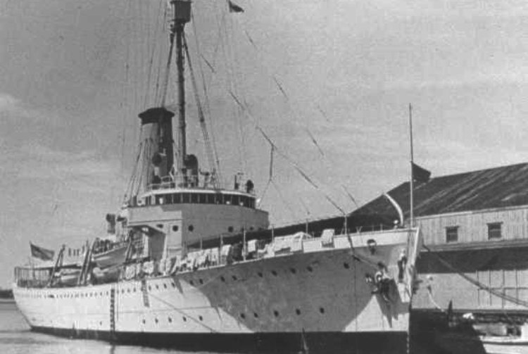 USCGC Itasca at Howland Island to support Amelia Earhart's flight