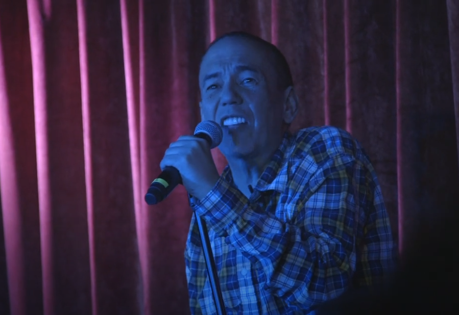 Screenshot of the documentary Gilbert